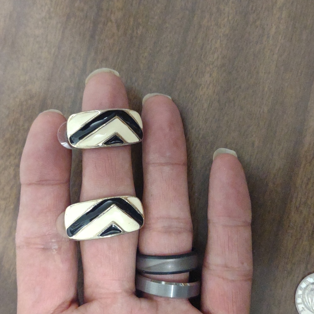 Chevron Pattern Cream and Black Post Earrings - Picture 2 of 3